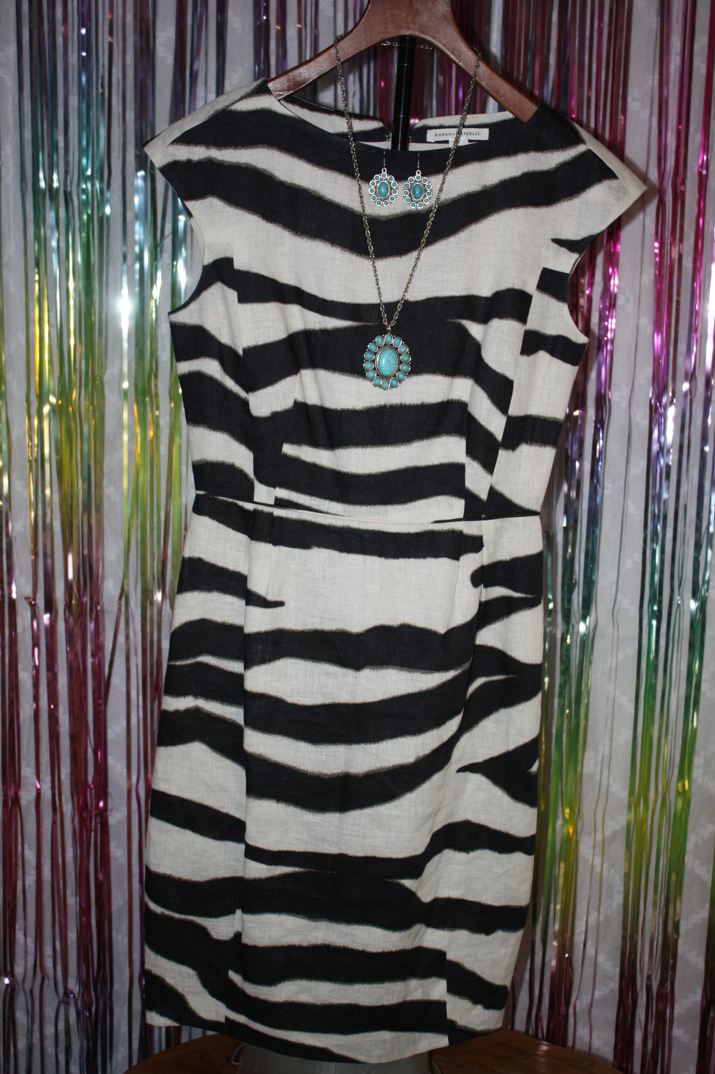 Banana Republic Linen Zebra Sheath Dress, Size 2, Pre-Owned
