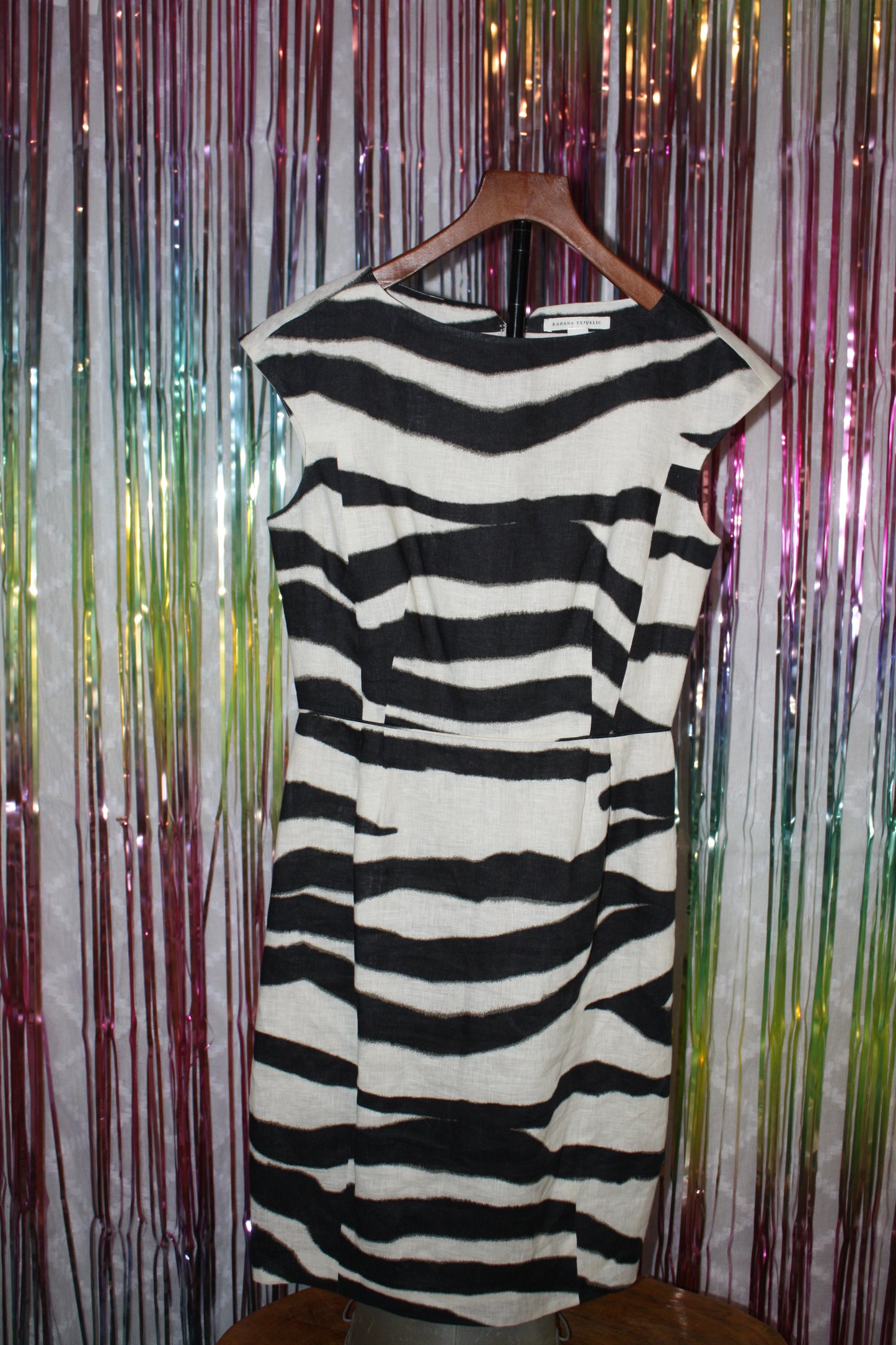 Banana Republic Linen Zebra Sheath Dress, Size 2, Pre-Owned