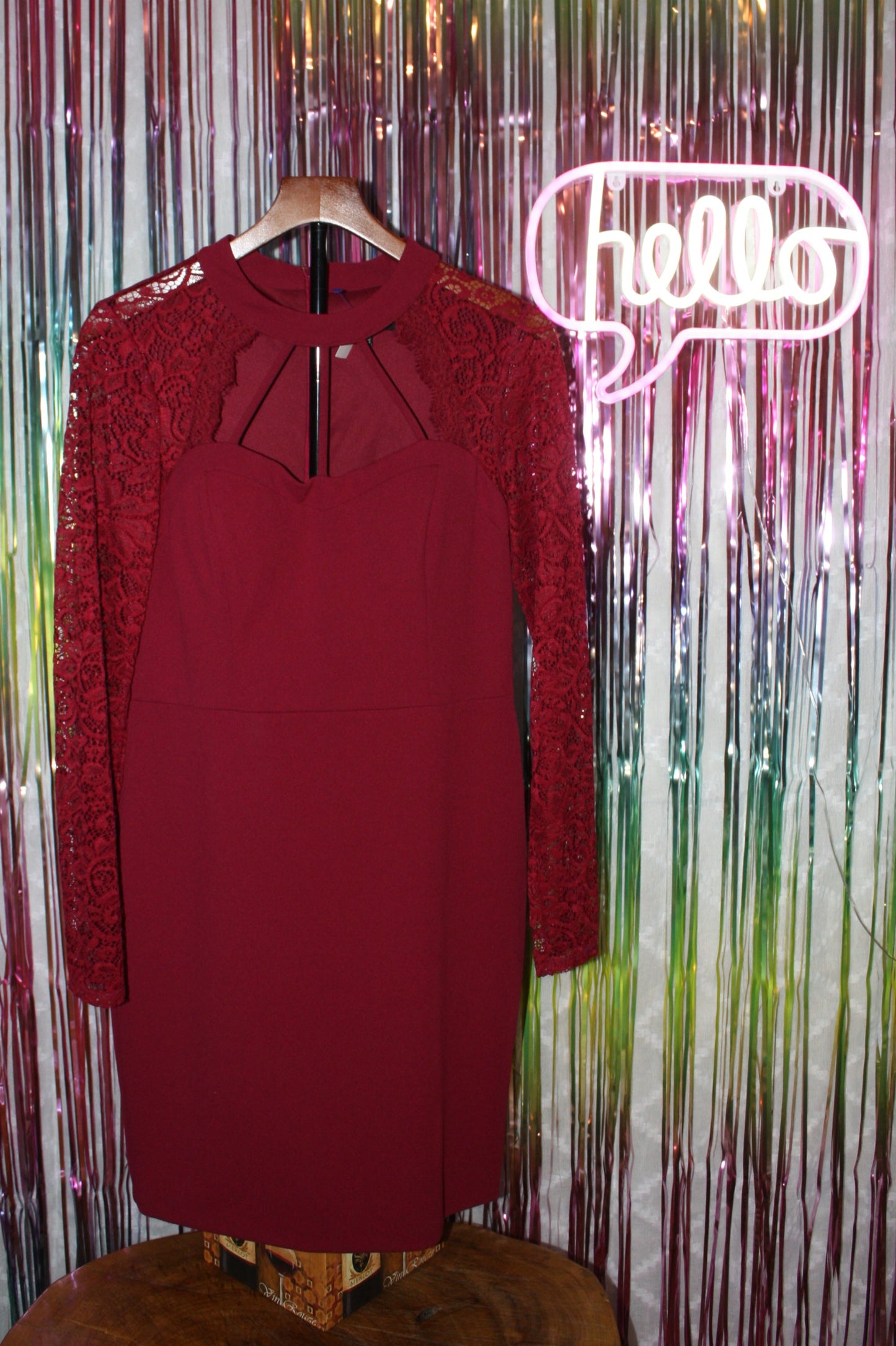 Guess Long Sleeve Lace Sweetheart Sheath Dress, Women's, Burgundy, Size 12, Pre-Owned