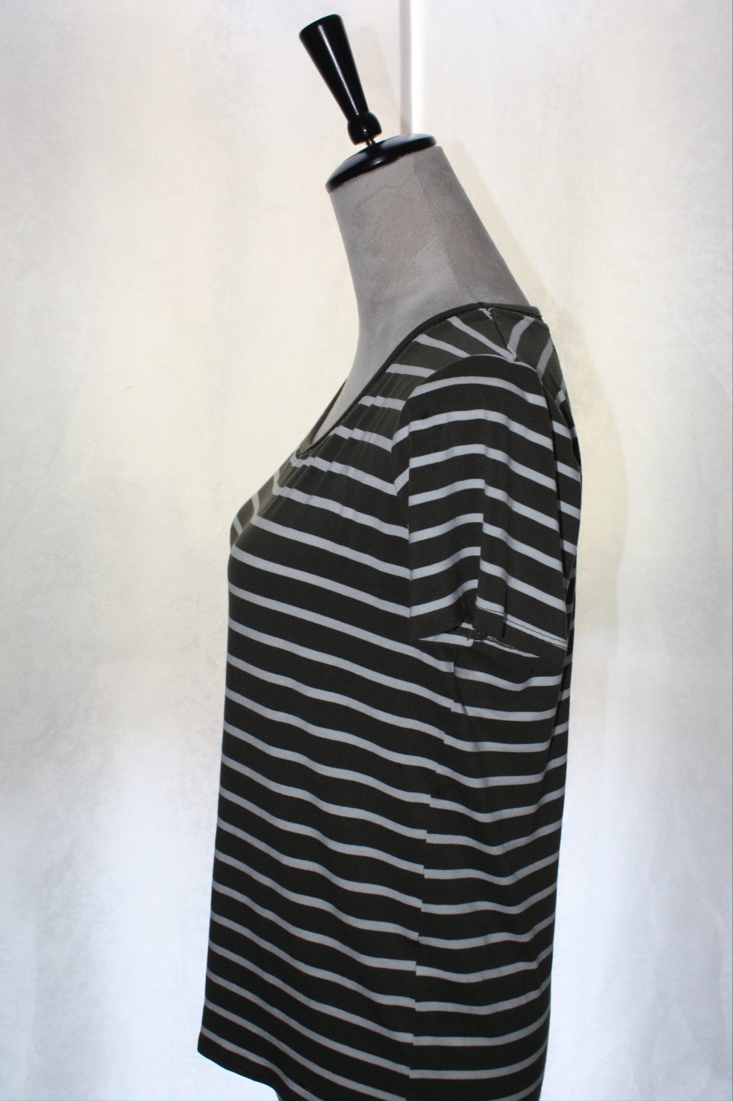 Tommy Hilfiger Olive & White Striped Tee, Women's, Size M, Pre-Owned
